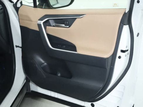 Certified 2019 Toyota RAV4 Limited image 34