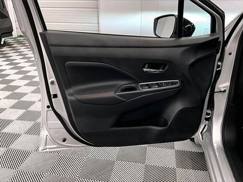 New 2025 Nissan Versa SR w/ Trunk Package image 29