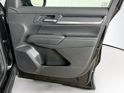 Used 2025 GMC Terrain Elevation image 31