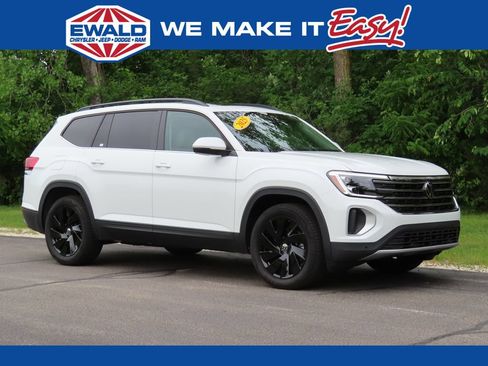Used 2025 Volkswagen Atlas SE w/ Panoramic Sunroof Package AWD/4WD image 1