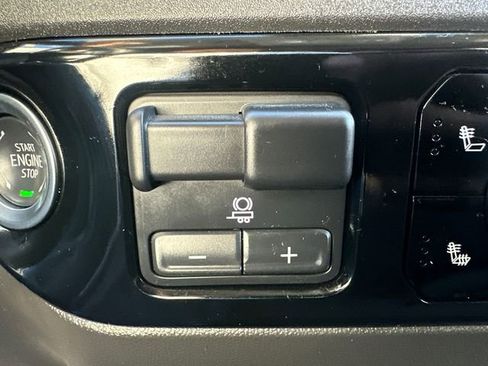 Used 2025 GMC Sierra 1500 Elevation image 35