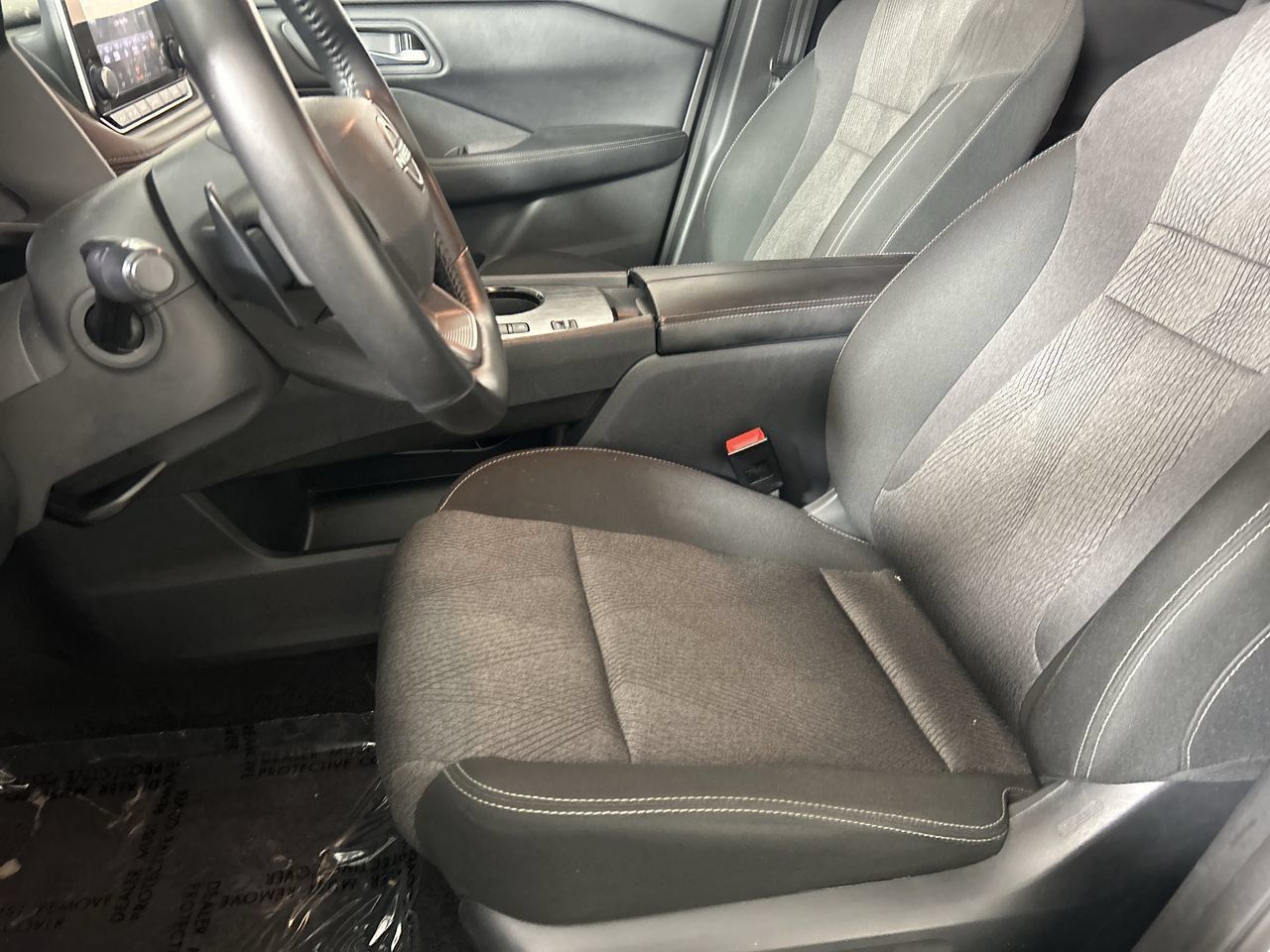 Used 2025 Nissan Rogue SV FWD image 21