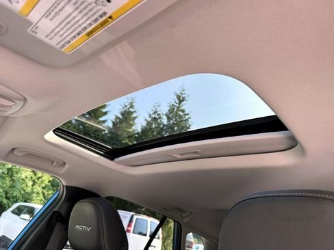 Used 2025 Chevrolet Trax ACTIV w/ Sunroof Package FWD image 12