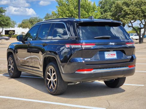 Used 2024 Jeep Grand Cherokee Limited AWD/4WD image 4