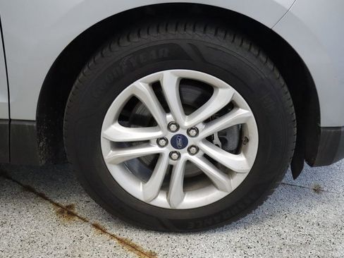 Used 2020 Ford Edge SEL AWD/4WD image 16