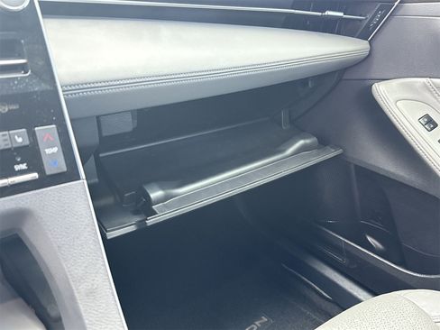 Used 2020 Toyota Avalon Limited image 32