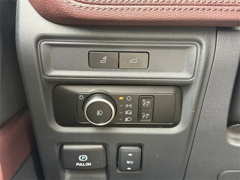 Used 2024 Ford Expedition Max Limited image 24