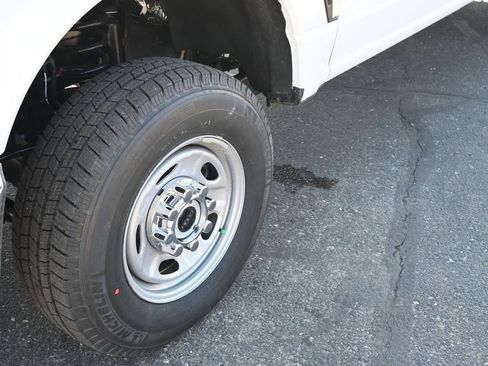 New 2026 Ford F250 XL w/ XL Chrome Package image 10