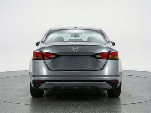 Used 2025 Nissan Altima 2.5 SV image 7