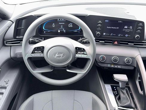 New 2026 Hyundai Elantra SE image 16