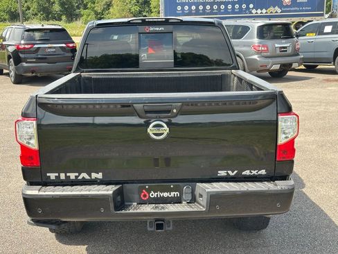 Used 2020 Nissan Titan SV w/ SV Convenience Package AWD/4WD image 6