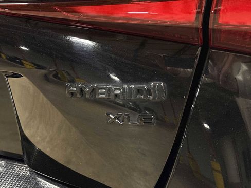 Certified 2022 Toyota Prius AWD image 25