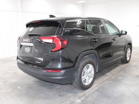 Used 2024 GMC Terrain SLE image 9