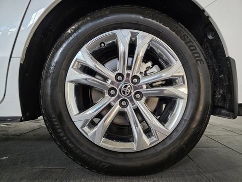 Used 2023 Toyota Sienna Platinum image 26