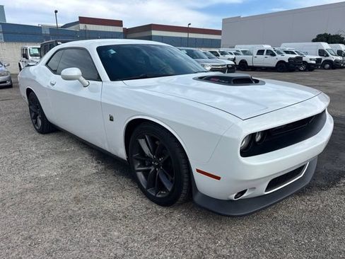 Used 2019 Dodge Challenger R/T Scat Pack w/ Shaker Package RWD image 3