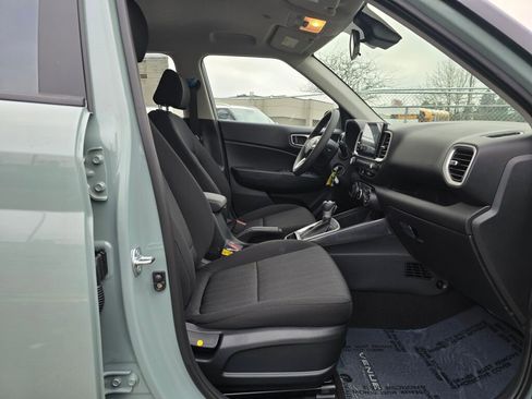Used 2026 Hyundai Venue SE image 11