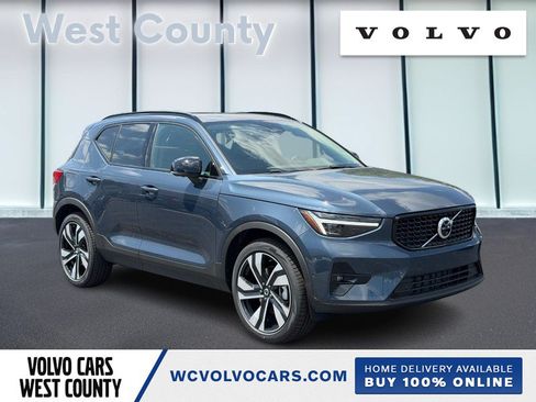 New 2026 Volvo XC40 B5 Plus w/ Climate Package AWD/4WD image 1