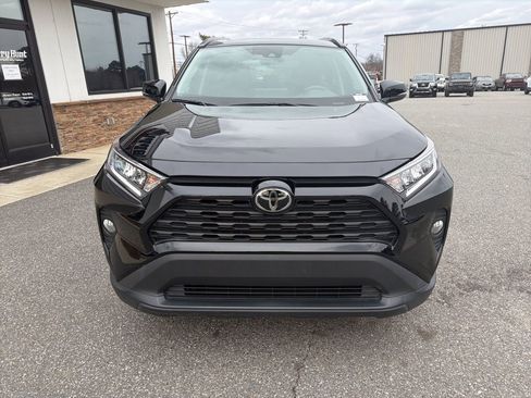 Used 2021 Toyota RAV4 XLE Premium image 10