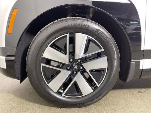 New 2026 Hyundai Ioniq 9 SEL image 11