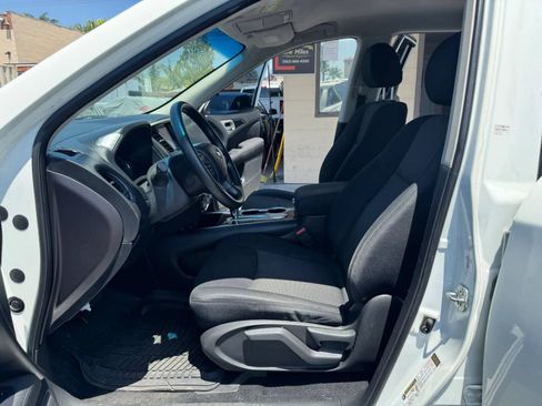 Used 2017 Nissan Pathfinder S FWD image 9