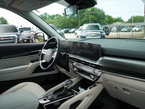 Used 2025 Kia Telluride S FWD image 14