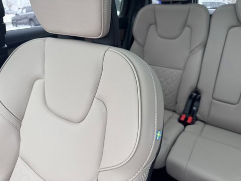 Used 2026 Volvo XC90 B5 Plus w/ Protection Package Premier image 17