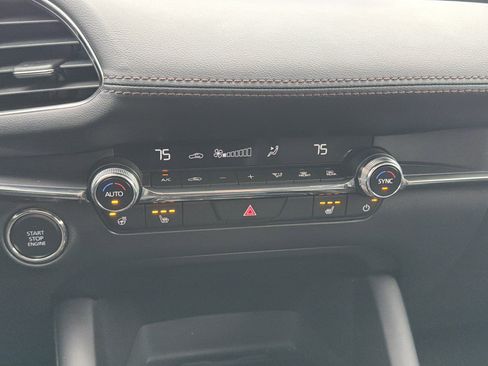 Certified 2025 MAZDA MAZDA3 Hatchback w/Premium Plus Pkg image 31