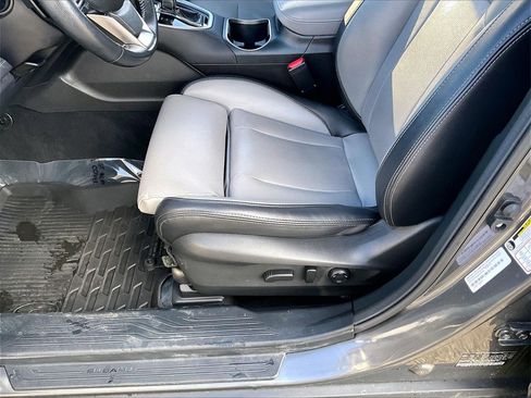 Used 2023 Subaru Outback Limited image 32