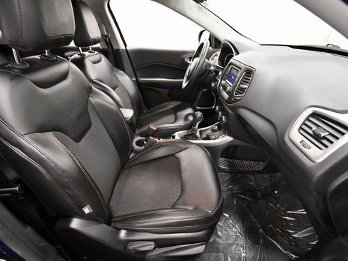 Used 2018 Jeep Compass Latitude w/ Cold Weather Group image 18