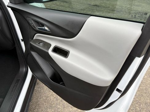 Used 2024 Chevrolet Equinox LS w/ LS Convenience Package image 40