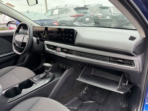 Used 2025 Kia K4 FWD image 12