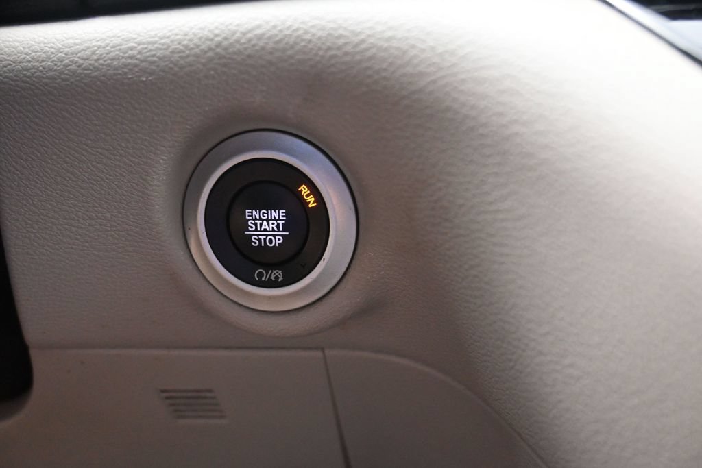 Used 2024 Chrysler Pacifica Touring-L FWD image 13
