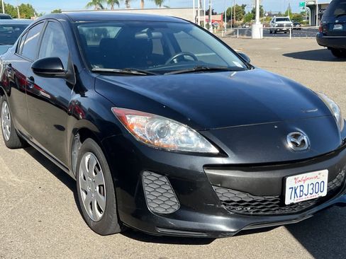 Used 2013 MAZDA MAZDA3 i SV FWD image 3
