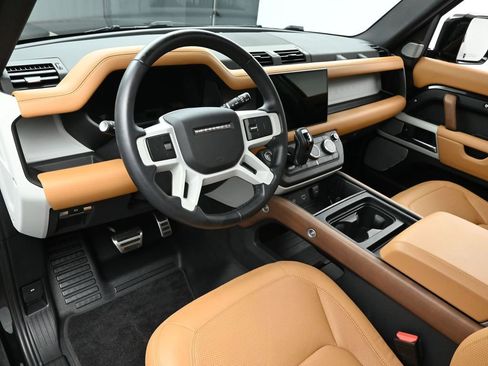 Used 2024 Land Rover Defender 130 S image 11