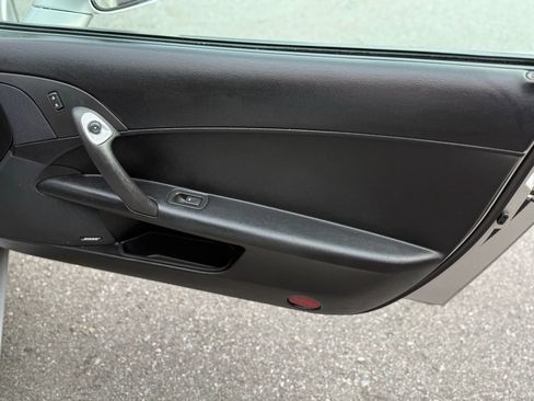 Used 2005 Chevrolet Corvette Coupe w/ Preferred Equipment Group image 12