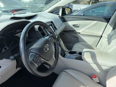 Used 2014 Toyota Venza XLE image 6
