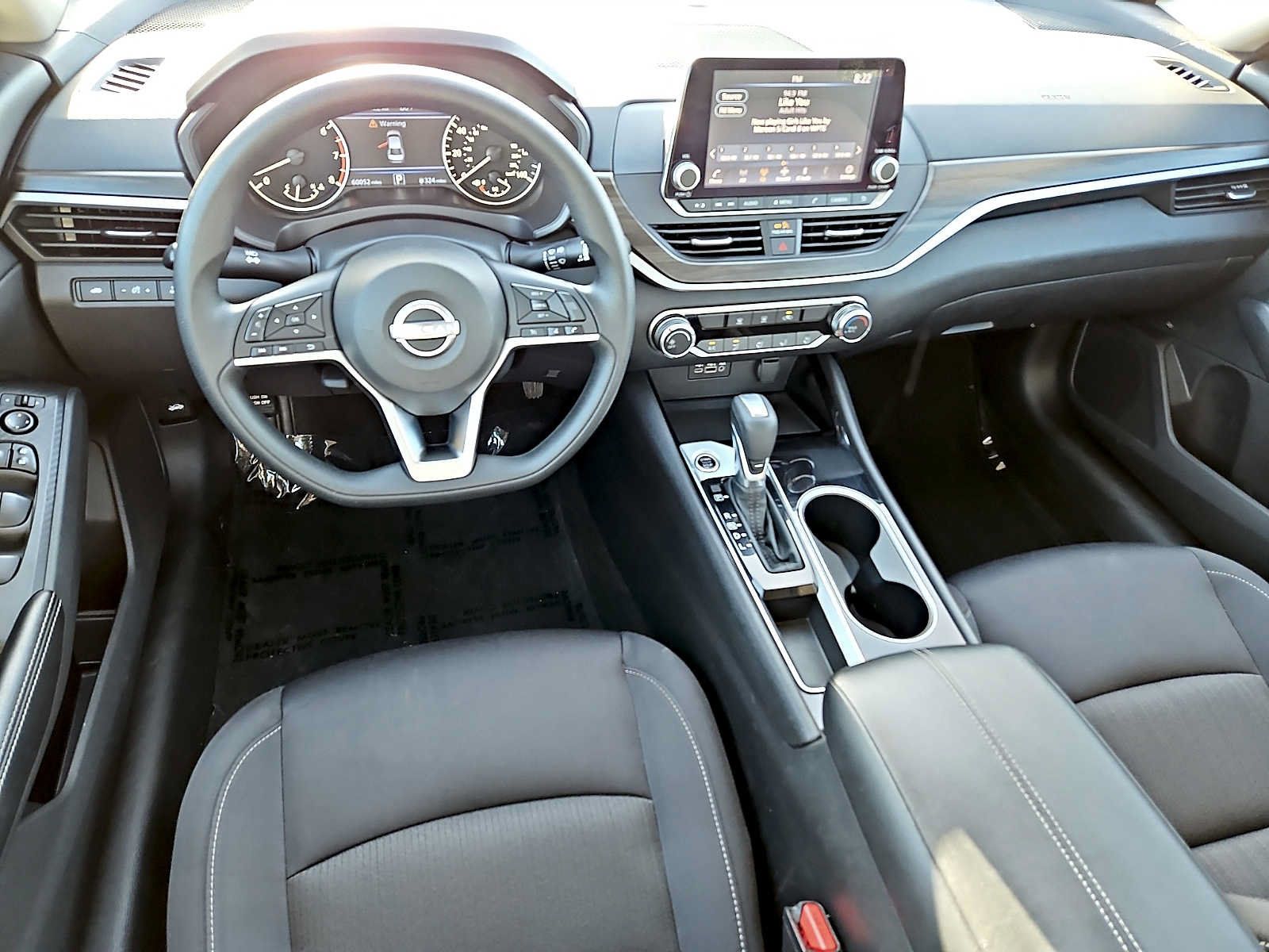 Used 2024 Nissan Altima 2.5 SV FWD image 11