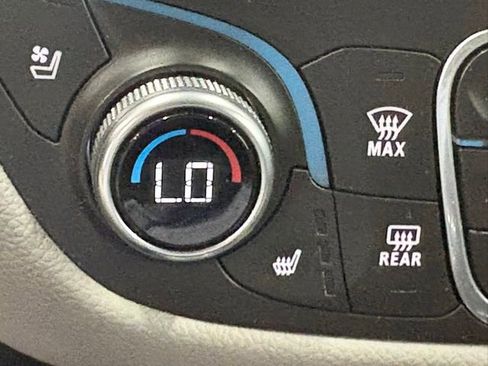 Used 2018 Chevrolet Equinox Premier w/ Infotainment II Package AWD/4WD image 27