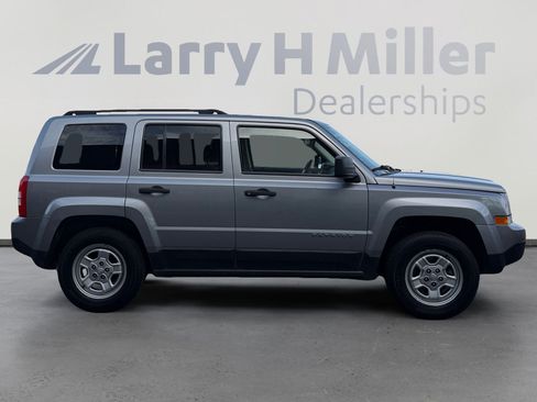 Used 2015 Jeep Patriot Sport FWD image 6