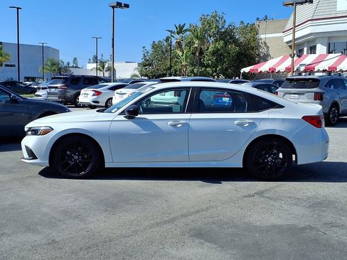 Used 2024 Honda Civic Sport image 2