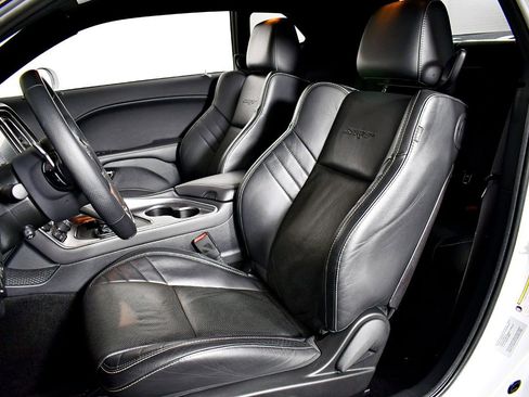 Used 2015 Dodge Challenger SRT Hellcat image 19