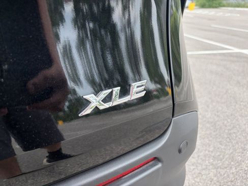 Used 2026 Toyota Sienna XLE FWD image 37