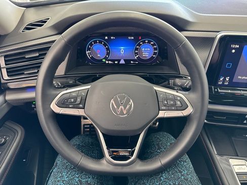 Used 2024 Volkswagen Atlas Peak Edition SE AWD/4WD image 20