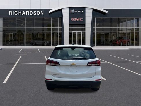 Used 2024 Chevrolet Equinox LS AWD/4WD image 4