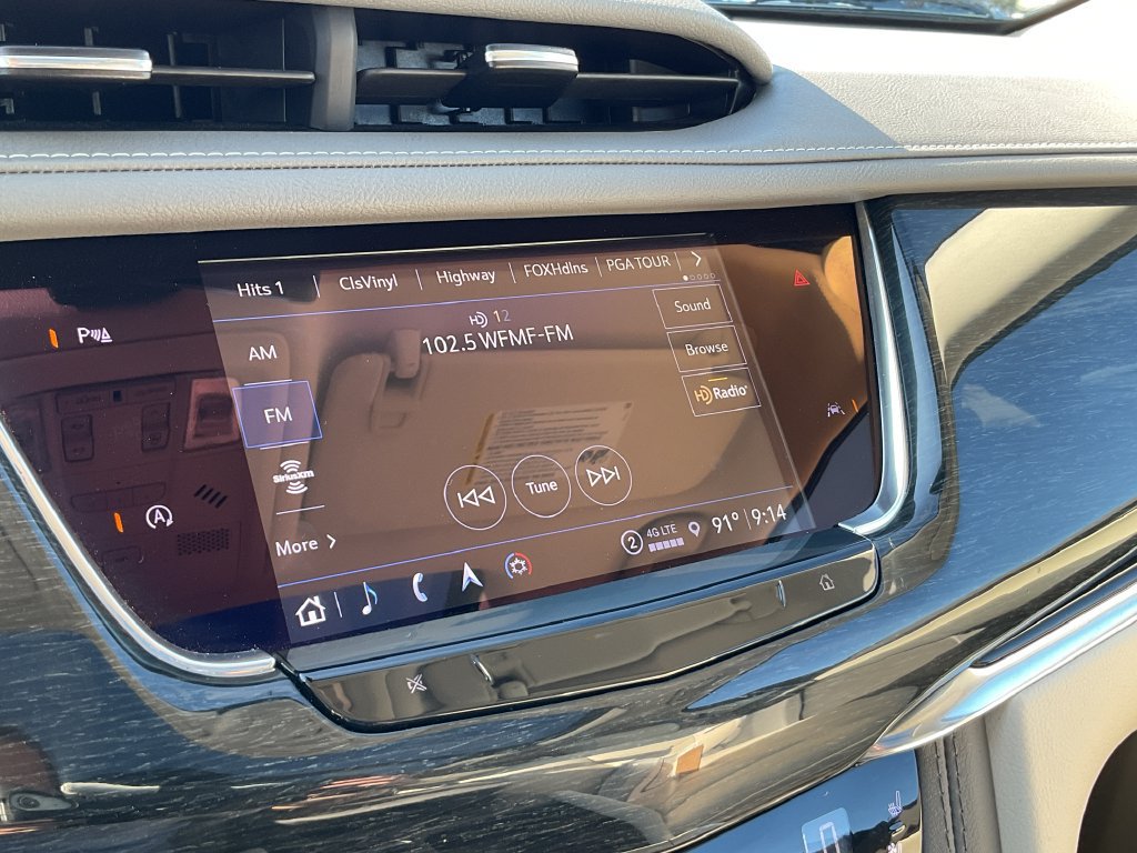 Used 2023 Cadillac XT6 Premium Luxury w/ LPO, Floor Liner Package AWD/4WD image 30