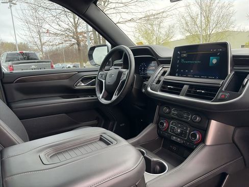 Used 2024 Chevrolet Tahoe Z71 w/ Luxury Package image 32