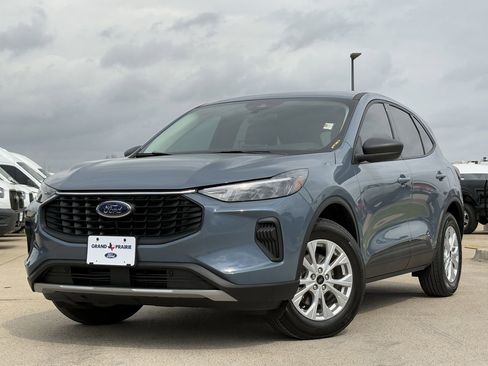 Used 2026 Ford Escape Active image 2