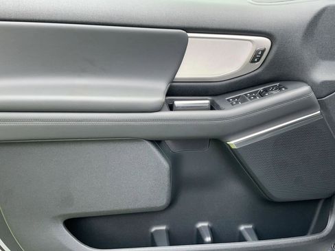 New 2026 Ford Expedition Active RWD image 9