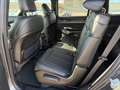 New 2025 Jeep Grand Cherokee L Limited image 8