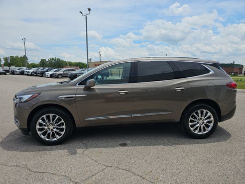 Used 2020 Buick Enclave Essence w/ Sound and Sites Package FWD image 6